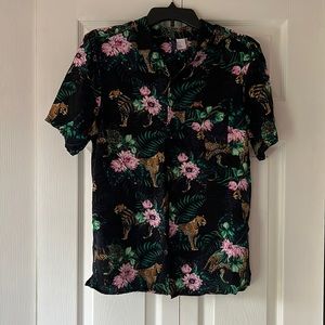 H&M button up leopard shirt